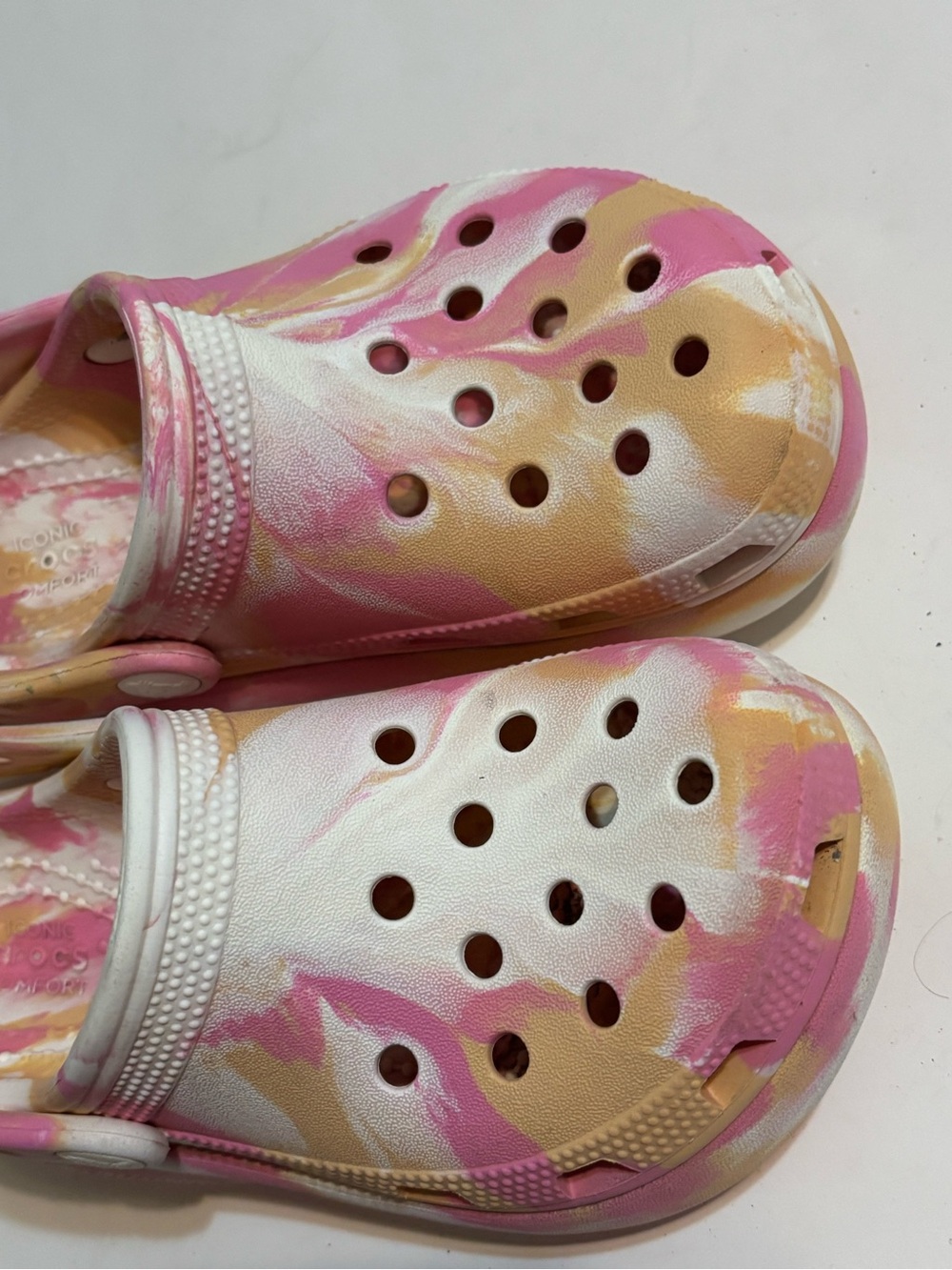 CROCS Kids' Pink, Peach & White Tie-Dye Clog - Picture 2 of 9
